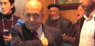 O alcalde de Aranga asegura que s&oacute; mirou "polo ben do pobo"