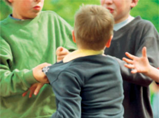 Os expertos advirten da violencia por imitaci&oacute;n.