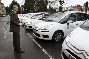 Os socialistas denuncian que o parque m&oacute;bil da Xunta aumentou en case 500 veh&iacute;culos nun ano