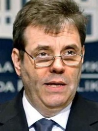 Kostunica apoia a resoluci&oacute;n