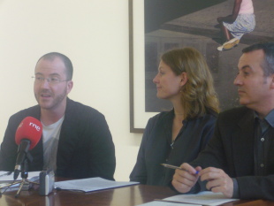 Segade, Blumenstein e Olveira, na presentaci&oacute;n das d&uacute;as mostras