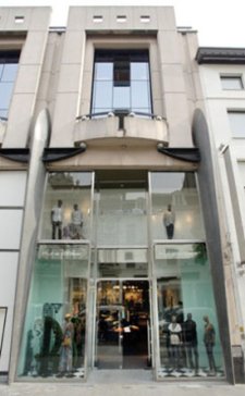 Inditex abriu a primeira tenda de Pull and Bear en B&eacute;lxica na cidade de Antuerpen / Foto: Inditex