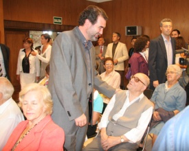 Ser&aacute;n moitas as persoas maiores que se beneficiar&aacute;n do programa Xantar na casa