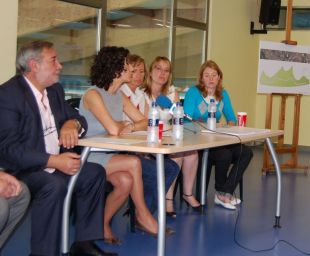 Bugallo e Souto co alcalde de Culleredo, Julio Sacrist&aacute;n; a tenente de alcalde, o concelleiro de Deportes e Eva Castro