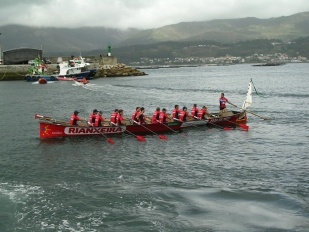 No Campionato Estatal de Tra&iacute;&ntilde;as venceron as mozas do Cabo da Cruz, de Boiro