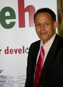 Mahmed no expositor saharaui na reuni&oacute;n da ICANN / Foto: M.V.