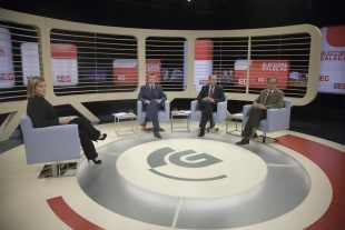 A xornalista Marga Pazos moderou o debate entre Rueda, Varela e Su&aacute;rez Canal