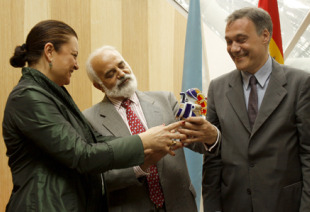 O conselleiro de Cultura, a directora do Pavill&oacute;n de Espa&ntilde;a e o embaixador de Espa&ntilde;a en China