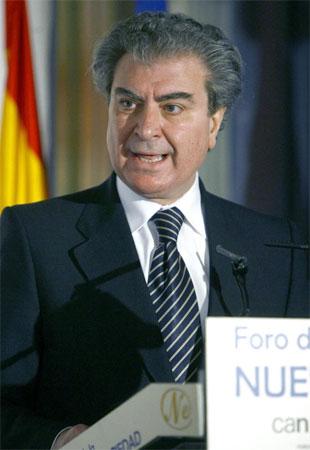 C&eacute;sar A. Molina