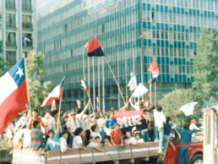 Celebraci&oacute;n nas r&uacute;as de Chile o 6 de outubro de 1988, o d&iacute;a seguinte do plebiscito