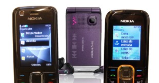 Tres dos m&oacute;biles que oferta R cos men&uacute;s en galego