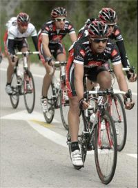 &Oacute;scar Pereiro, vestido coa camisola do Caisse d'Epargne