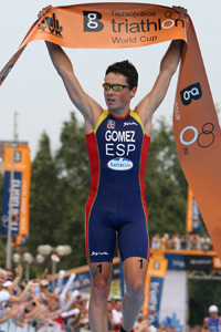 G&oacute;mez Noya ga&ntilde;ando en Tiszaujvaros en 2007