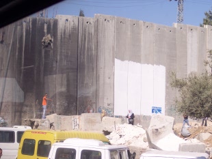 Imaxes do muro constru&iacute;do por Israel para separar Bel&eacute;n e Xerusal&eacute;n tomadas polo propio Moncho Iglesias