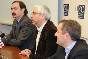 Collado, Torres e Azaustre, na presentaci&oacute;n do acordo