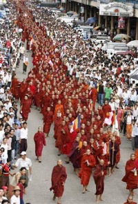 Os manifestantes esixen a democratizaci&oacute;n do pa&iacute;s