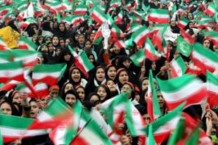 Milleiros de iranianos celebraron este martes a data nas r&uacute;as