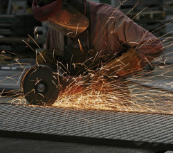 A industria, e non a construci&oacute;n, &eacute; o sector que m&aacute;is sentiu a recesi&oacute;n