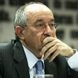 Fern&aacute;ndez Ord&oacute;&ntilde;ez