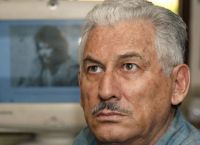 Gary Prado Salm&oacute;n, co Che ao fondo