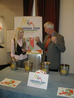 Imaxes do sorteo dos partidos, feito en Z&uuml;rich o pasado 13 de febreiro