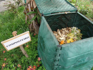 Concellos como Pi&ntilde;or (PPdeG) ou da Illa de Arousa (PSdeG) fixeron unha forte aposta pola compostaxe caseira