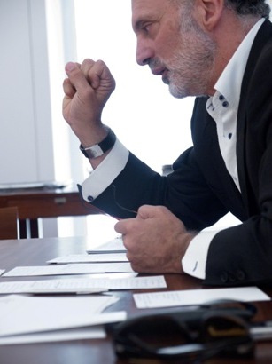 Cabezas: "&Eacute; esperp&eacute;ntica esa loita por controlar os medios"