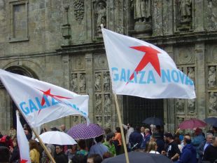 Bandeiras de Galiza Nova no D&iacute;a da Patria