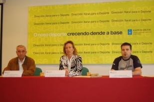 Momentos da presentaci&oacute;n, con Mario Rodr&iacute;guez, Marta Souto e Xerm&aacute;n Viluba (de esquerda a dereita)