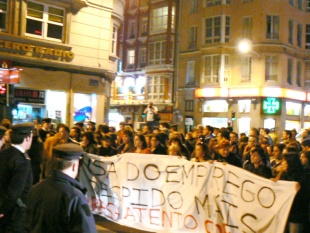 Mobilizaci&oacute;ns dos despedidos en Atento (Imaxe: CIG)