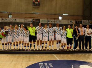 As irmandi&ntilde;as celebrando o seubcampionato do Mundo