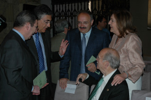 Imaxe dalg&uacute;ns dos convidados ao acto de conmemoraci&oacute;n