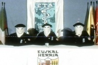 ETA debate a s&uacute;a postura