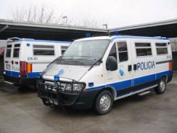 Furgonetas da Polic&iacute;a Auton&oacute;mica Galega