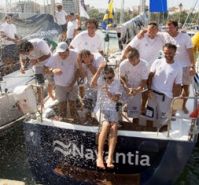 A tripulaci&oacute;n, celebrando o t&iacute;tulo