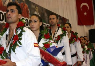 Samuel Meil&aacute;n e Nerea Alamancos, primeiros pola esquerda, cando conseguiron o subcampionato de Europa