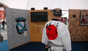 Un visitante xapon&eacute;s na 'village' galega