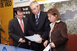 Caballero, Touri&ntilde;o e Espinosa, na ma&ntilde;&aacute; da segunda feira en Vigo