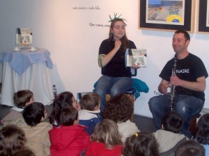 Contacontos musical na primeira das sesi&oacute;ns