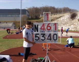 Mercedes de Santal&oacute;, coa s&uacute;a marca no lanzamento de disco, feita no Criterium de inverno de lanzamentos