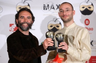 Carlos &Aacute;lvarez-Ossorio e Gustavo Pernas recollen os Max