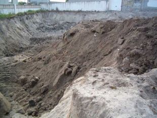 A zona arqueoloxicamente f&eacute;rtil foi movida e estragada