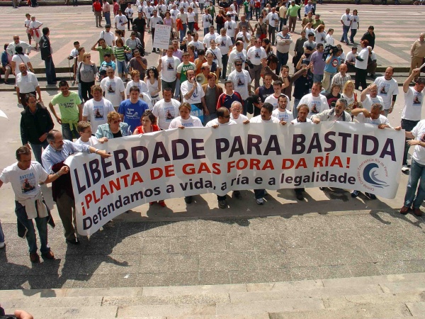 "Planta de gas f&oacute;ra da r&iacute;a"