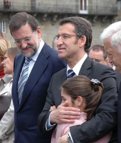 Ao remate do acto, Feijoo recibiu as felicitaci&oacute;ns de numerosos simpatizantes